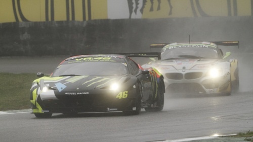 Ο Ρόσι στο τιμόνι μιας Ferrari 458 Italia