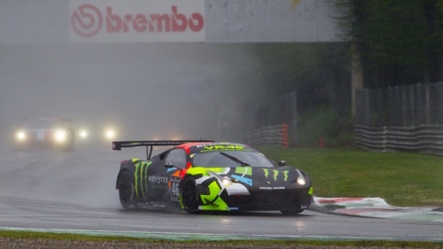 Ο Ρόσι στο τιμόνι μιας Ferrari 458 Italia