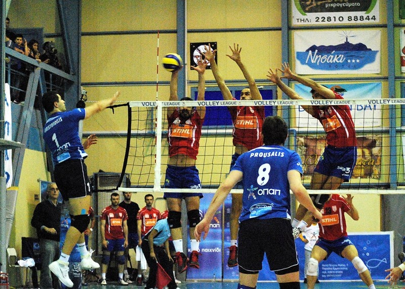 Ο Φοίνικας μείωσε σε 2-1 κόντρα στον Ηρακλή