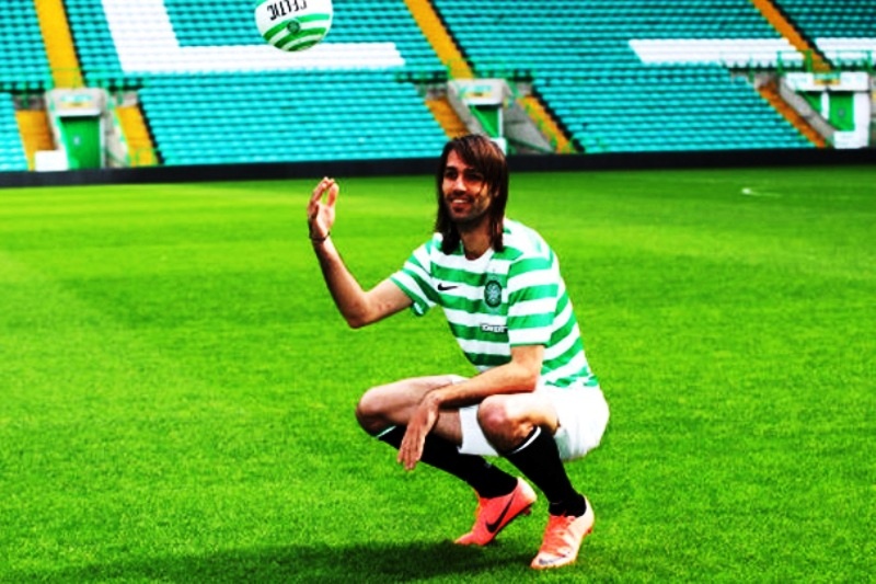 Ο Σαμαράς παρουσίασε τις φανέλες της Σέλτικ