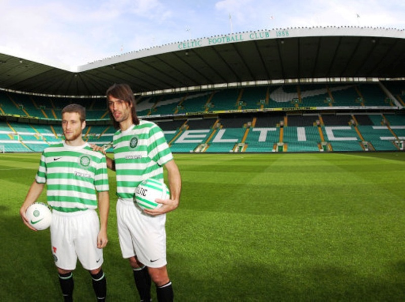 Ο Σαμαράς παρουσίασε τις φανέλες της Σέλτικ