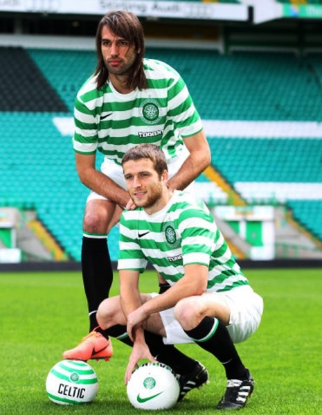 Ο Σαμαράς παρουσίασε τις φανέλες της Σέλτικ