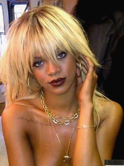 Ριάνα: Ντύνεται γκέισα και νιώθει… πριγκίπισσα (photos+video)