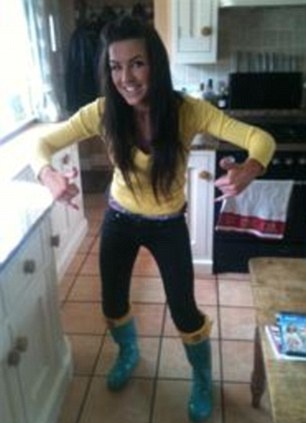 Πέθανε ενώ έτρεχε για τον νεκρό αδερφό της! (photos)