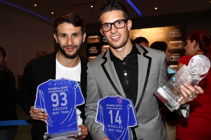 Ερυθρόλευκα τα βραβεία της Nova (photos+videos)