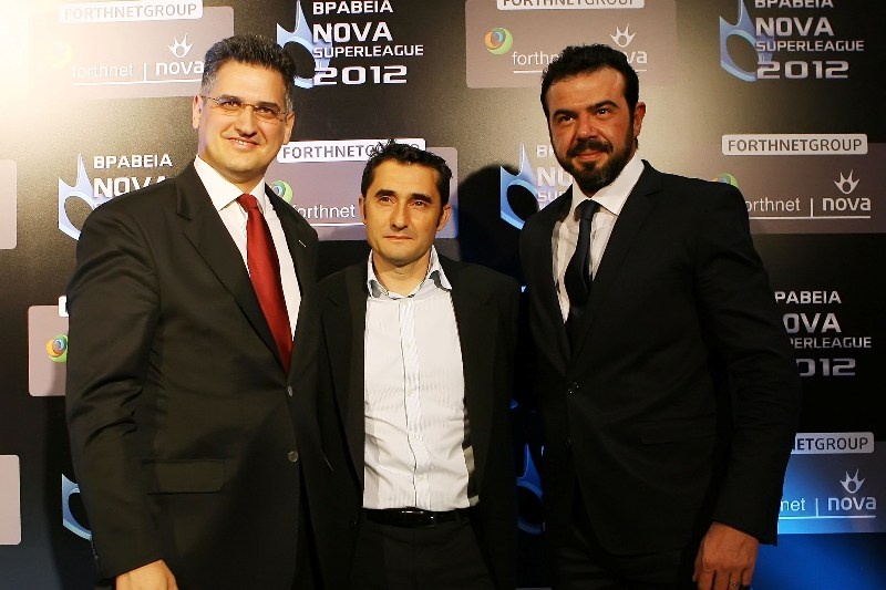 Ερυθρόλευκα τα βραβεία της Nova (photos+videos)