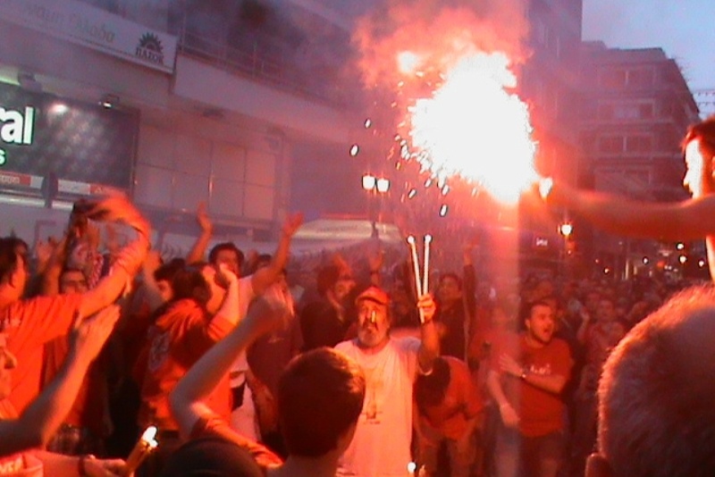 Ο Βόλος «κήδεψε» ΠΑΣΟΚ και «ψήφισε» Ολυμπιακό! (photos+videos)