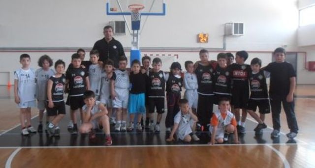 Επτά φιλικά στην Κατερίνη (photos)