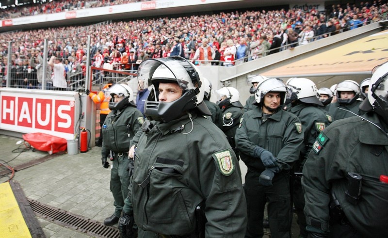«Διπλό» αντίο και επεισόδια στην Κολωνία