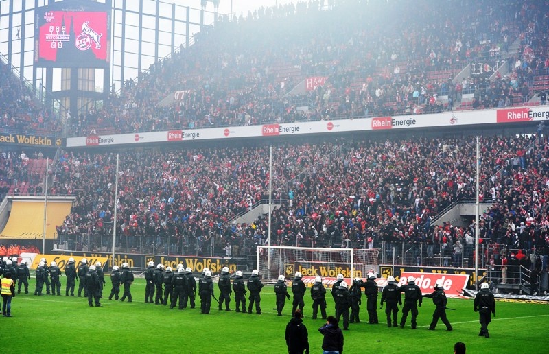 «Διπλό» αντίο και επεισόδια στην Κολωνία