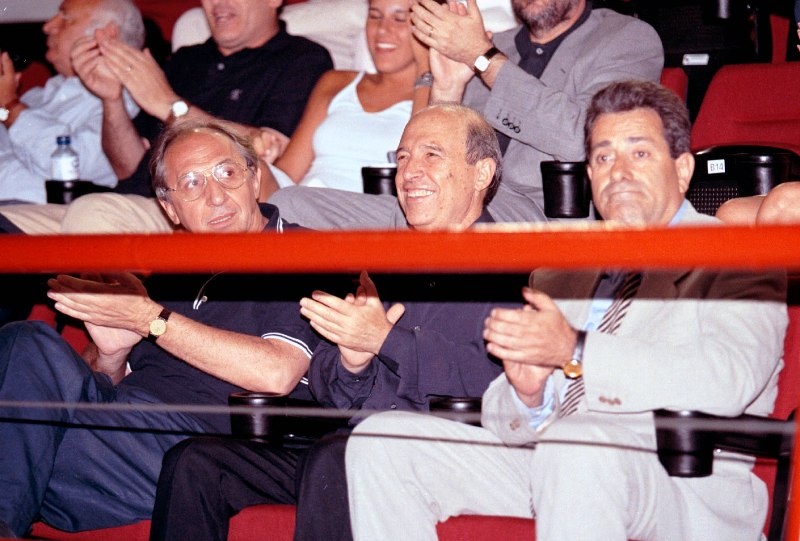 Εκλογές 2012: Πολιτικοί στο γήπεδο, σαν να λέμε «επικίνδυνες αποστολές»! (photos)