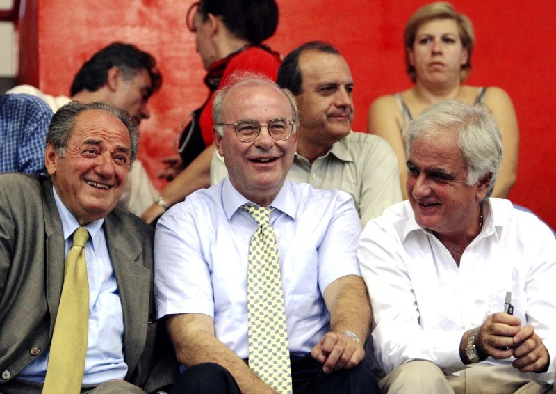 Εκλογές 2012: Πολιτικοί στο γήπεδο, σαν να λέμε «επικίνδυνες αποστολές»! (photos)