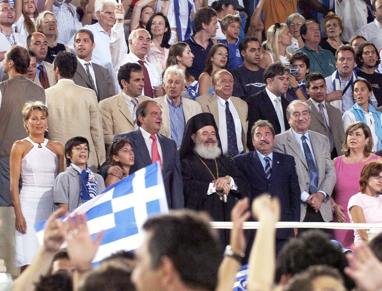 Εκλογές 2012: Πολιτικοί στο γήπεδο, σαν να λέμε «επικίνδυνες αποστολές»! (photos)