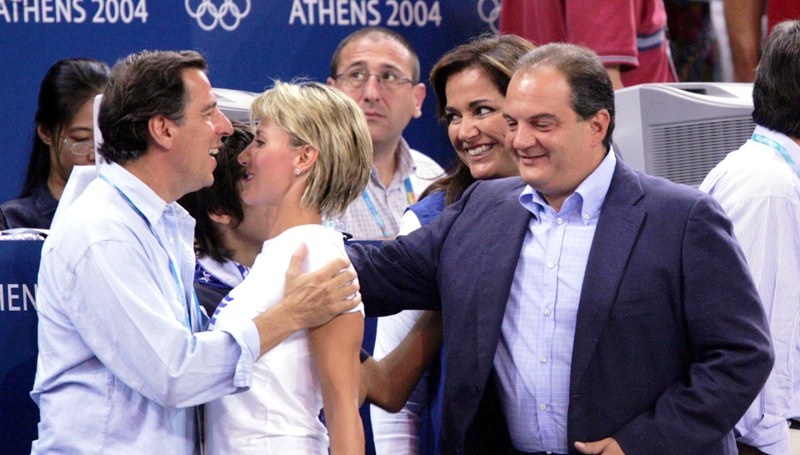 Εκλογές 2012: Πολιτικοί στο γήπεδο, σαν να λέμε «επικίνδυνες αποστολές»! (photos)