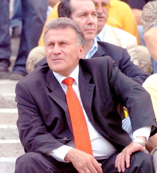 Εκλογές 2012: Πολιτικοί στο γήπεδο, σαν να λέμε «επικίνδυνες αποστολές»! (photos)