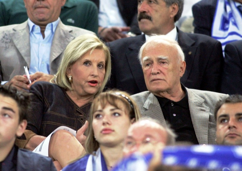 Εκλογές 2012: Πολιτικοί στο γήπεδο, σαν να λέμε «επικίνδυνες αποστολές»! (photos)