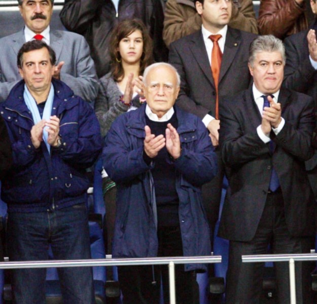 Εκλογές 2012: Πολιτικοί στο γήπεδο, σαν να λέμε «επικίνδυνες αποστολές»! (photos)