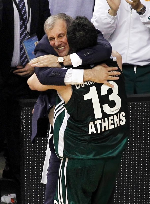 Χρόνια πολλά Δημήτρη Διαμαντίδη! (photos+videos)