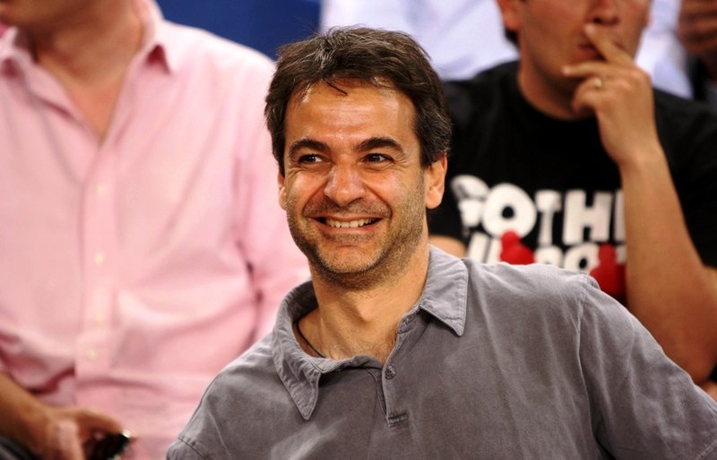 Εκλογές 2012: Πολιτικοί στο γήπεδο, σαν να λέμε «επικίνδυνες αποστολές»! (photos)