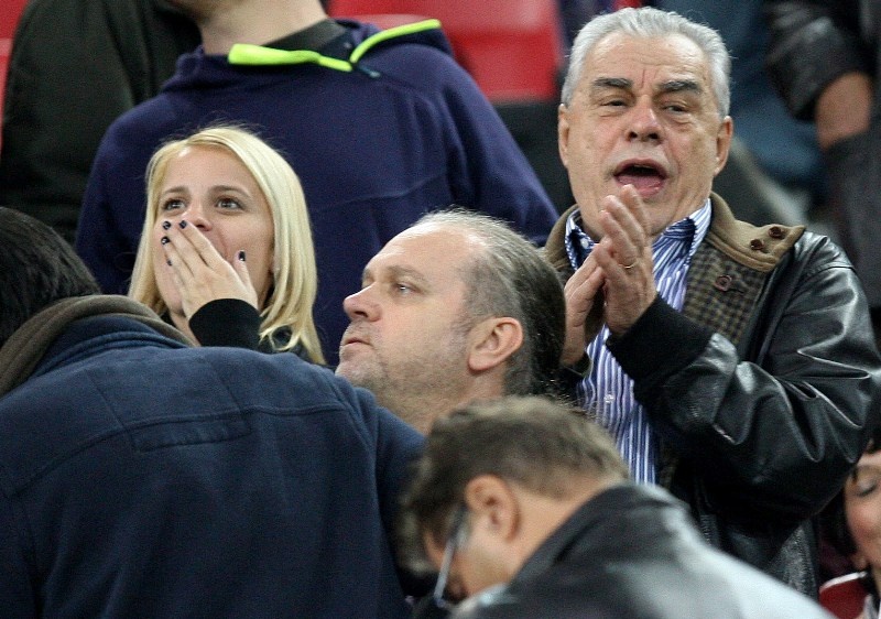 Εκλογές 2012: Πολιτικοί στο γήπεδο, σαν να λέμε «επικίνδυνες αποστολές»! (photos)