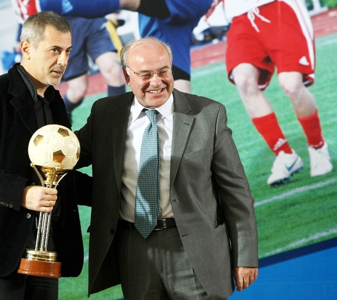 Εκλογές 2012: Πολιτικοί στο γήπεδο, σαν να λέμε «επικίνδυνες αποστολές»! (photos)