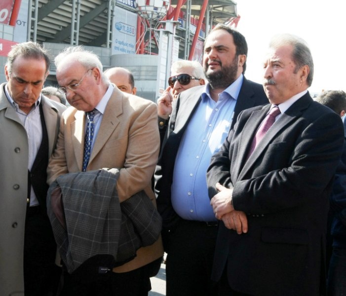 Εκλογές 2012: Πολιτικοί στο γήπεδο, σαν να λέμε «επικίνδυνες αποστολές»! (photos)