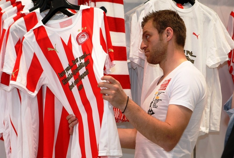 «Θα είμαστε και του χρόνου εδώ με το 4ο αστέρι στην φανέλα του Ολυμπιακού!» (videos+photos)