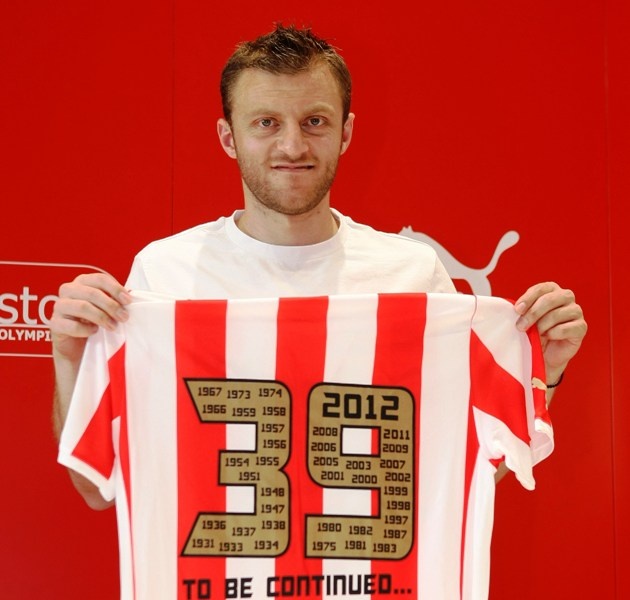 «Θα είμαστε και του χρόνου εδώ με το 4ο αστέρι στην φανέλα του Ολυμπιακού!» (videos+photos)