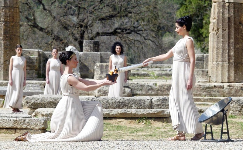 Η Αφή της Ολυμπιακής Φλόγας για το Λονδίνο 2012 (photos+video)