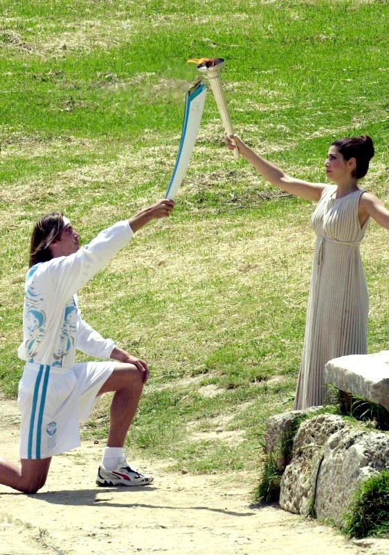 Η Αφή της Ολυμπιακής Φλόγας για το Λονδίνο 2012 (photos+video)