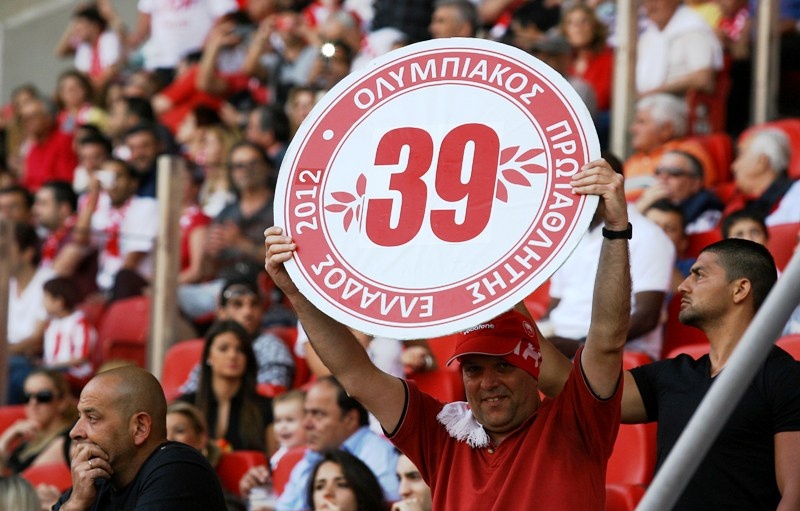 Φιέστα και στέψη 39 αστέρων για τον αυτοκράτορα Ολυμπιακό (videos+photos)
