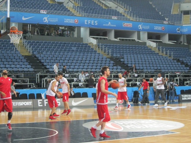 LIVE WEB TV: Η προπόνηση του Ολυμπιακού στην Πόλη (photos)