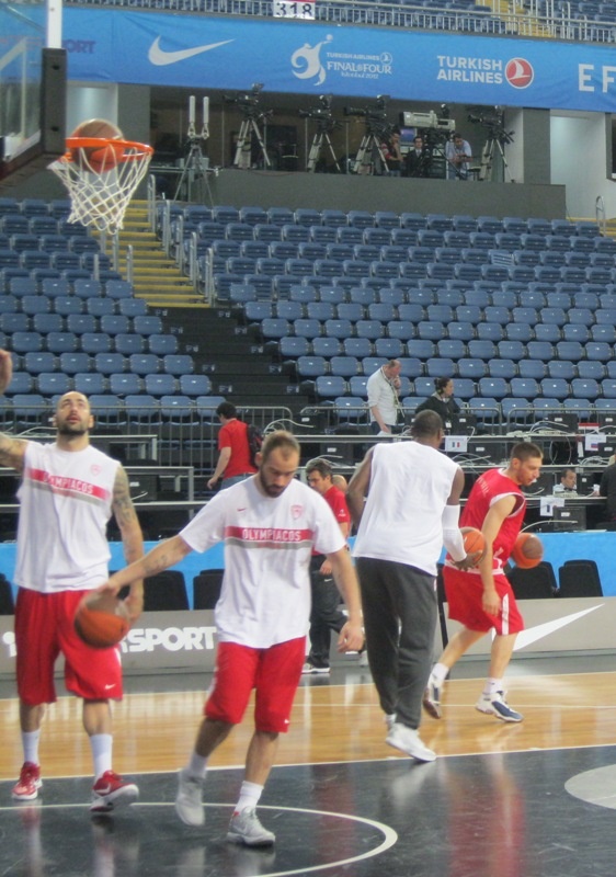 LIVE WEB TV: Η προπόνηση του Ολυμπιακού στην Πόλη (photos)