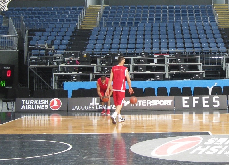 LIVE WEB TV: Η προπόνηση του Ολυμπιακού στην Πόλη (photos)