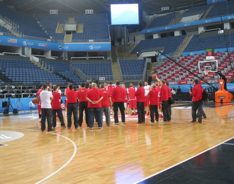 LIVE WEB TV: Η προπόνηση του Ολυμπιακού στην Πόλη (photos)