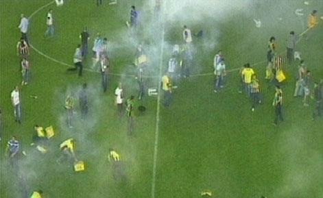 Χαμός στο «Σουκρού Σαράτσογλου» (photos+videos)