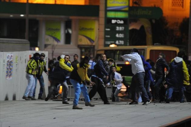 «Καμένη» γη η Κωνσταντινούπολη από τα επεισόδια