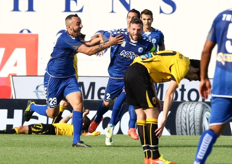 Φτου… Σκόνδρα και φωτιά στα play offs από τον Ατρόμητο! (photos+videos)