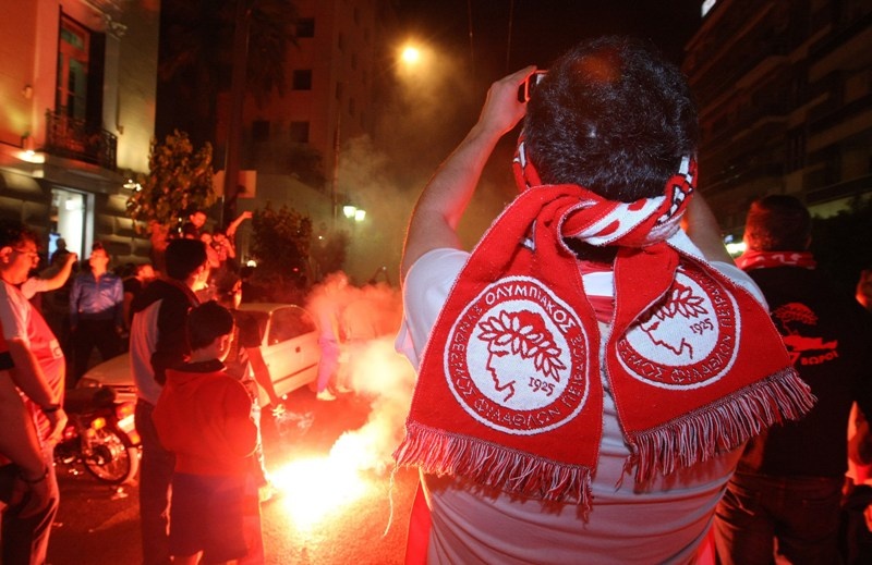 Φλέγεται ο Πειραιάς... (photos+videos)
