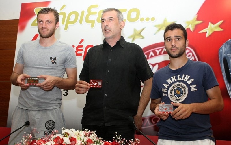 Ολυμπιακός: «Στήριξε το... 4ο αστέρι» (photos+videos)