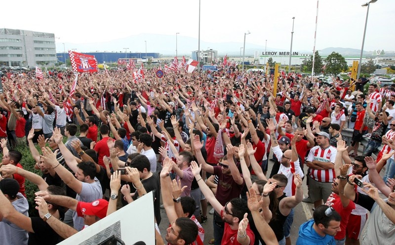 Άφιξη Ολυμπιακού: Η τηλεοπτική μετάδοση του ANT1 (video+photos)