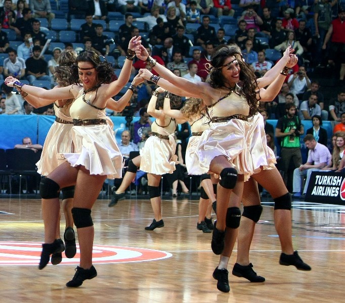 Εντυπωσίασαν στο Final 4 οι τσιρλίντερ της Ζαλγκίρις (photos+video)