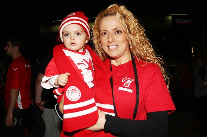 Ολυμπιακός: Αποθέωση για την αποστολή στη Μελβούρνη (video+photos)