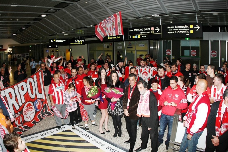 Ολυμπιακός: Αποθέωση για την αποστολή στη Μελβούρνη (video+photos)