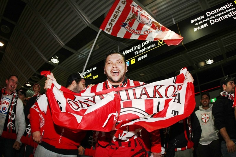 Ολυμπιακός: Αποθέωση για την αποστολή στη Μελβούρνη (video+photos)