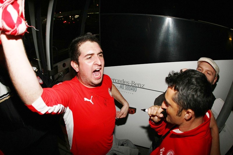 Ολυμπιακός: Αποθέωση για την αποστολή στη Μελβούρνη (video+photos)