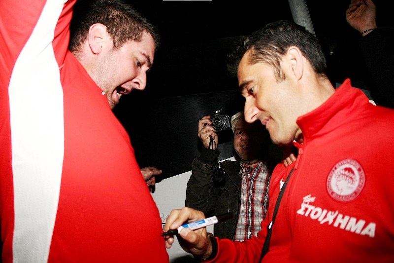 Ολυμπιακός: Αποθέωση για την αποστολή στη Μελβούρνη (video+photos)