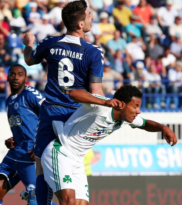 Έπεσαν οι… μάσκες κι άνθισε το «τριφύλλι» στο Περιστέρι (videos+photos)