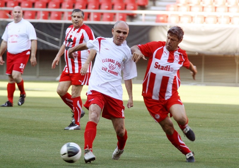 Ο Ολυμπιακός τίμησε τον Μιχάλη Κρητικόπουλο (videos+photos)