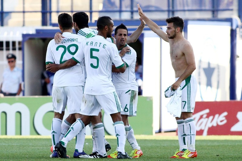 Έπεσαν οι… μάσκες κι άνθισε το «τριφύλλι» στο Περιστέρι (videos+photos)